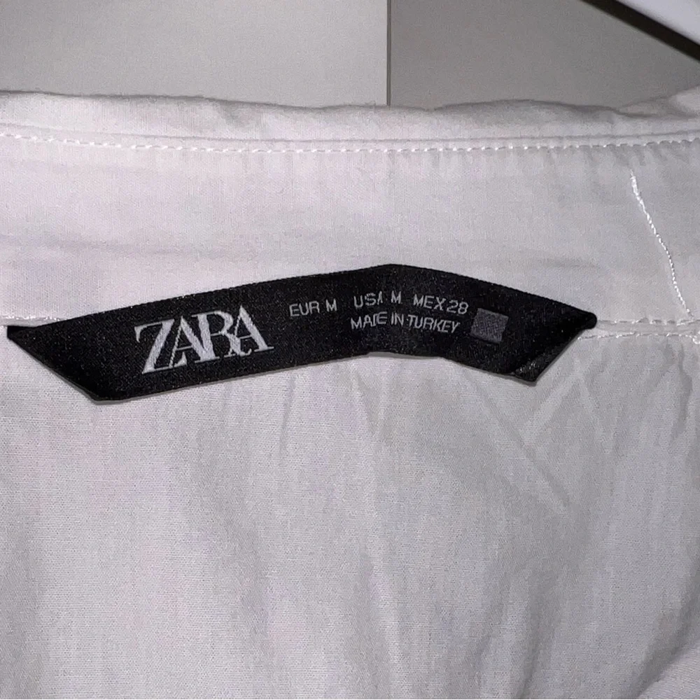 ZARA Ruffled Top - Picture 4 of 4